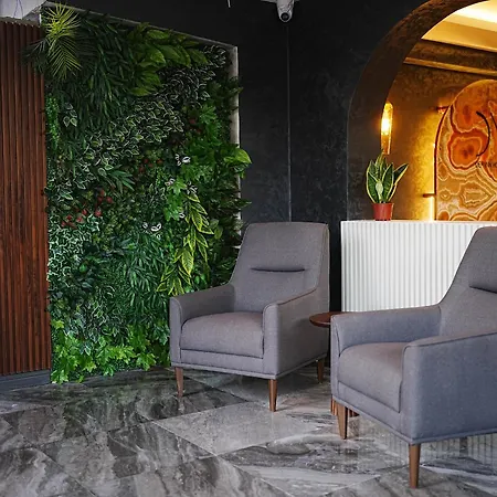 Hotel Der Lara 3*