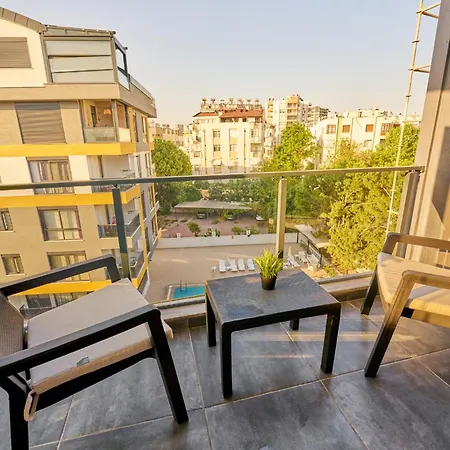 Der Lara Hotel