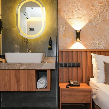Hotel Der Lara *