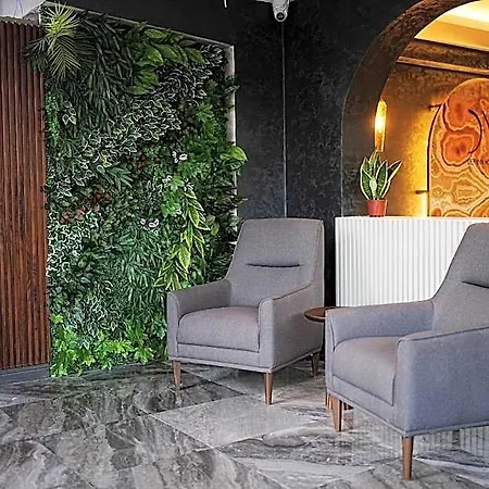 Hotel Der Lara 3*