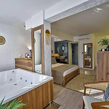 Hotel Der Lara 3*