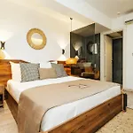 Der Lara Hotel